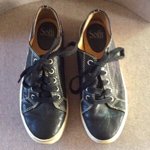 Soffit Black shoes